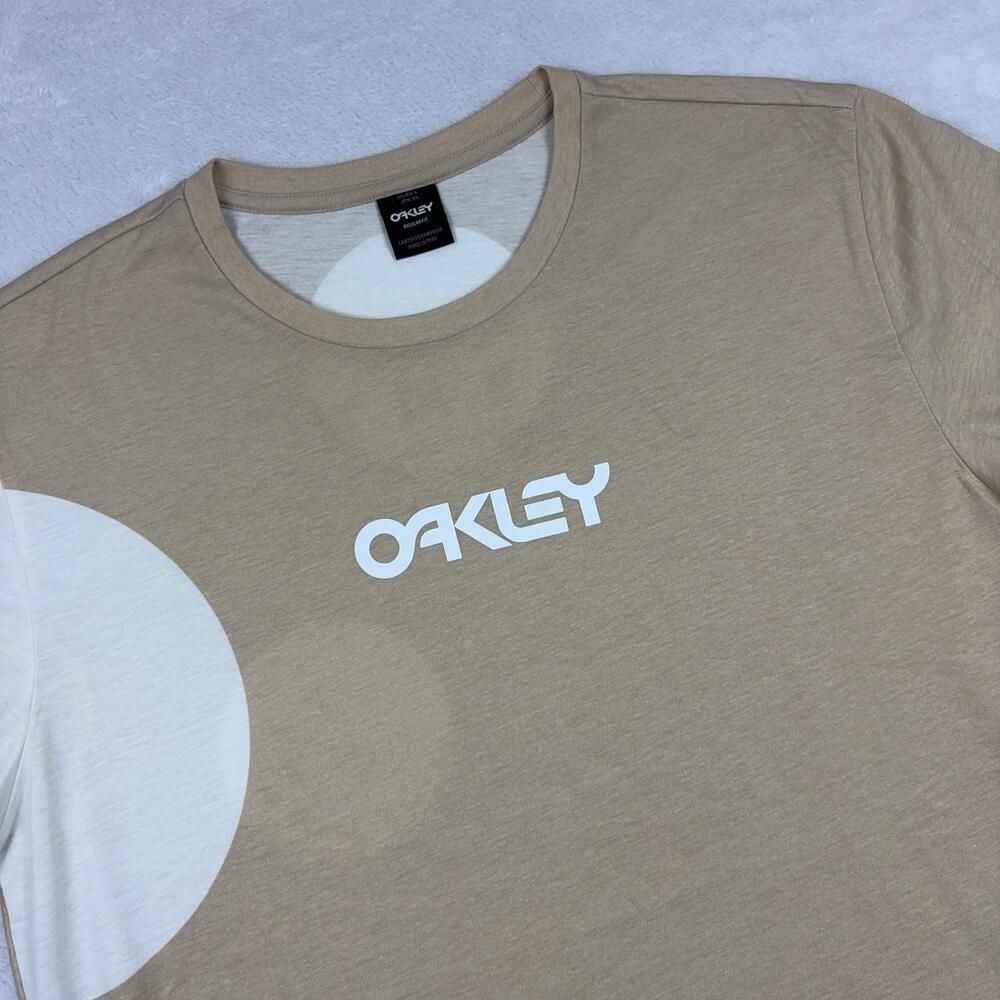 Oakley Staple T-Shirt Mens L Beige Graphic Print Logo Regular Fit Cotton Peru